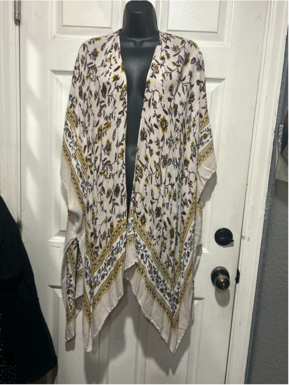 Women's Time and Tru Floral Kimono Wrap One Size Beige Yellow